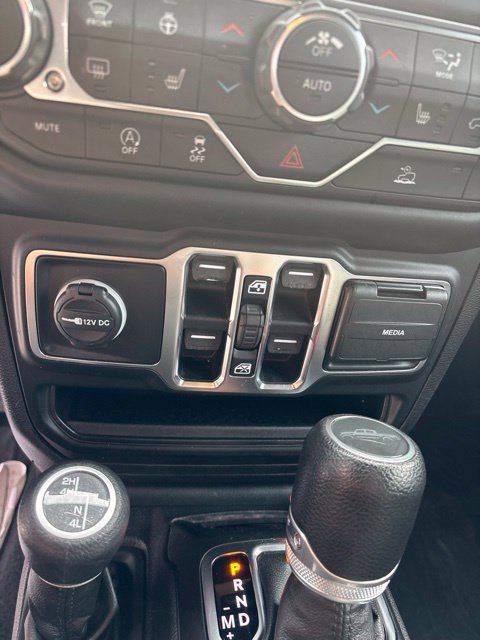 Used 2020 Jeep Gladiator Sport w/ Quick Order Package 24S AWD/4WD image 15