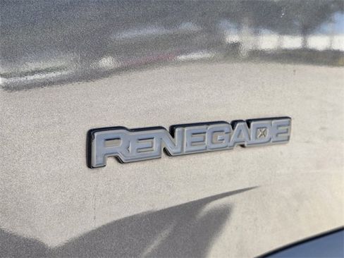 Certified 2017 Jeep Renegade Altitude w/ Advanced Technology Group image 10