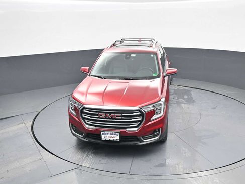 Used 2023 GMC Terrain SLT image 30