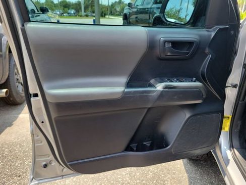 Used 2019 Toyota Tacoma SR5 RWD image 21