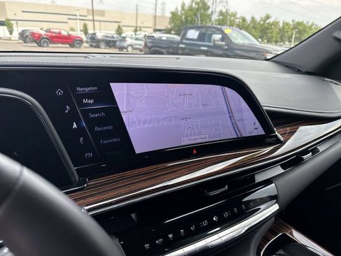 Certified 2024 Cadillac Escalade Premium Luxury AWD/4WD image 19