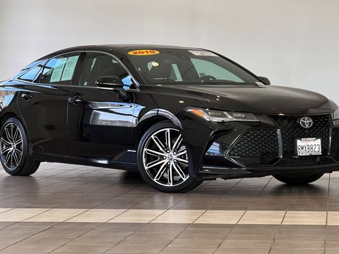 Certified 2019 Toyota Avalon Touring image 2