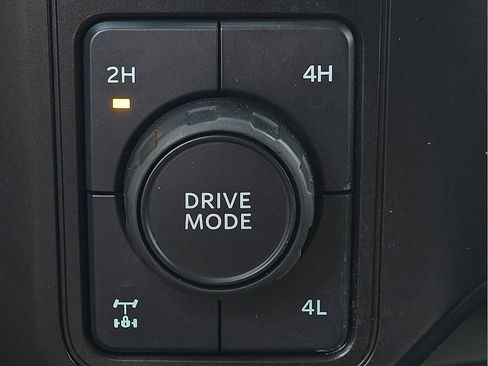 Used 2025 Ford F250 Platinum w/ Platinum Plus Package image 17