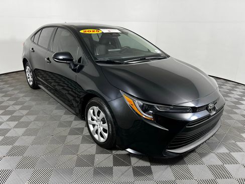 Certified 2025 Toyota Corolla LE FWD image 3