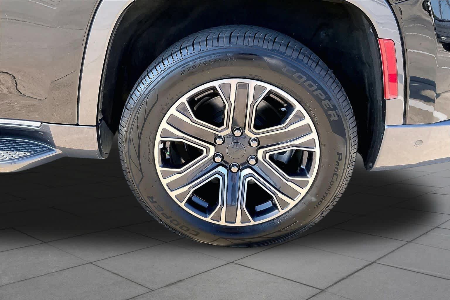 Used 2022 Jeep Wagoneer Series III w/ Convenience Group I RWD image 8