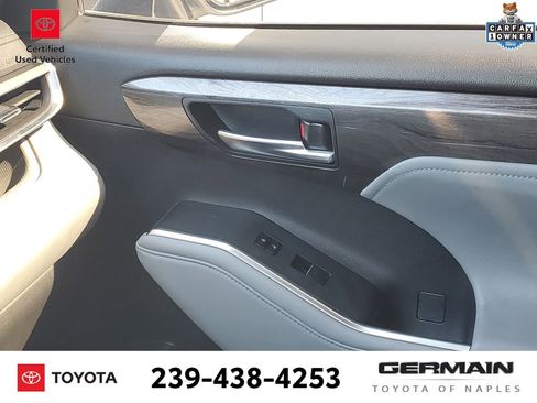 Used 2024 Toyota Highlander Limited image 28
