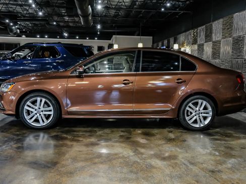 Used 2017 Volkswagen Jetta SEL FWD image 12