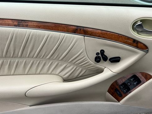 Used 2007 Mercedes-Benz CLK 350 Cabriolet image 14