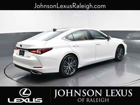 Used 2025 Lexus ES 350 w/ Premium Package FWD image 9