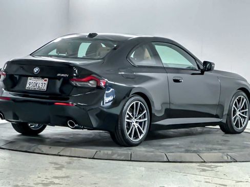 Used 2025 BMW 230i Coupe w/ Premium Package image 2