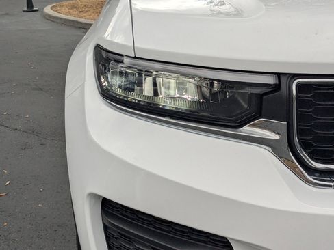 New 2026 Jeep Grand Cherokee 2WD image 9