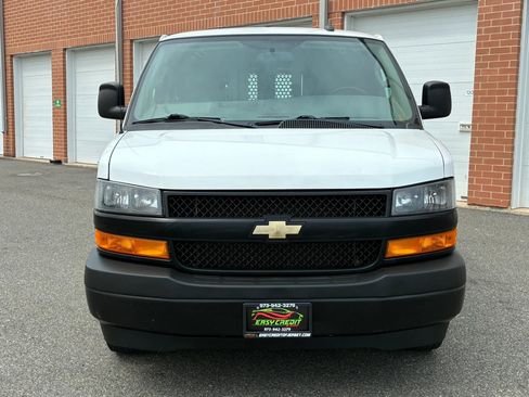 Used 2019 Chevrolet Express 2500 w/ Driver Convenience Package RWD image 9