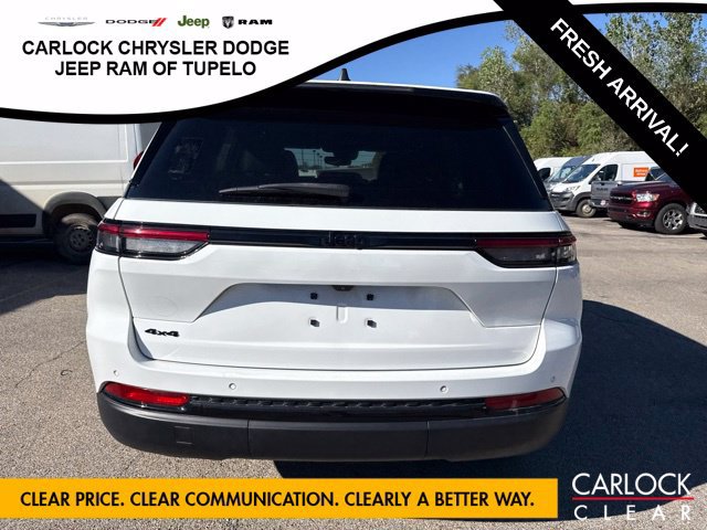 Used 2023 Jeep Grand Cherokee Altitude AWD/4WD image 9
