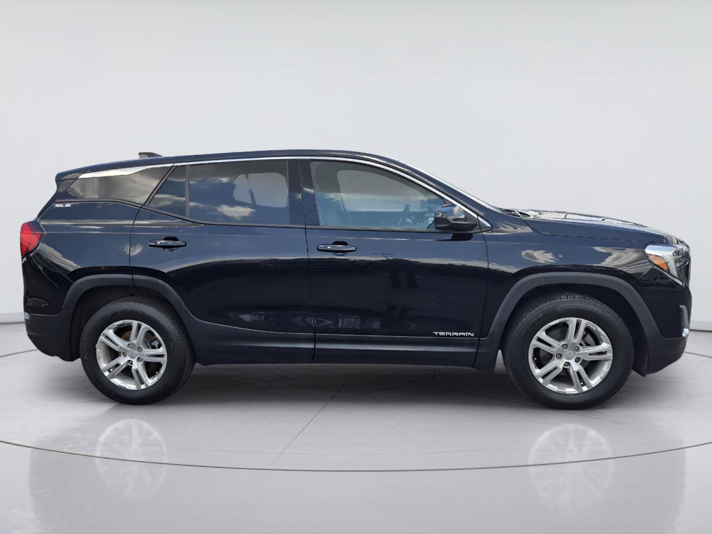 Used 2019 GMC Terrain SLE AWD/4WD image 4