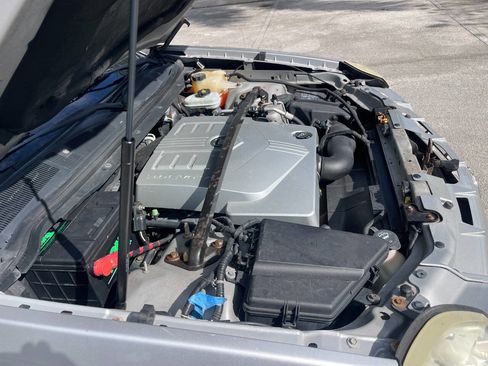 Used 2006 Cadillac SRX w/ Seating Package image 16