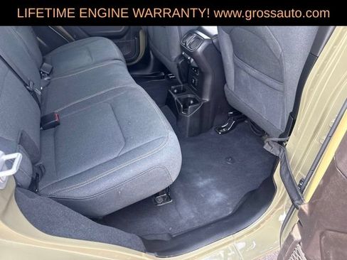 Used 2026 Jeep Wrangler Unlimited Sahara AWD/4WD image 35