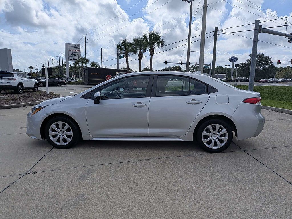 Used 2023 Toyota Corolla LE FWD image 7