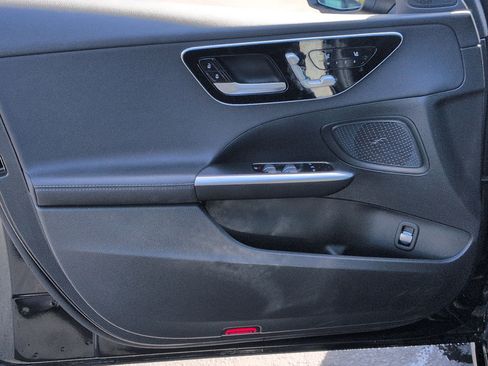 Used 2025 Mercedes-Benz C 300 Sedan image 14