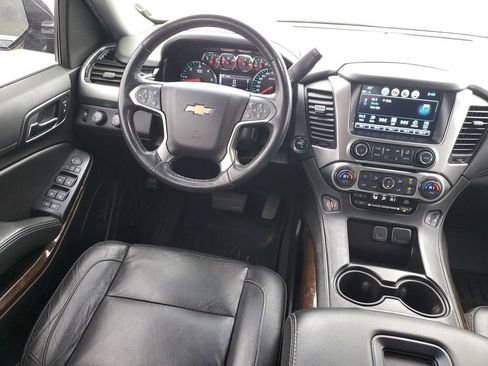 Used 2019 Chevrolet Tahoe LT w/ LT Signature Package image 16