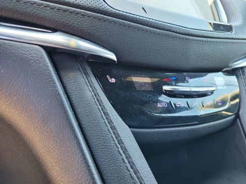 Used 2023 Cadillac XT6 Luxury FWD image 14