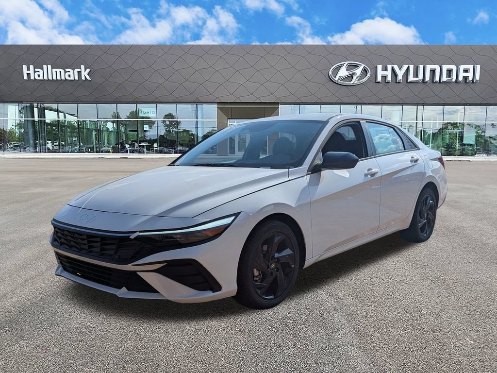 New 2026 Hyundai Elantra SEL FWD image 2