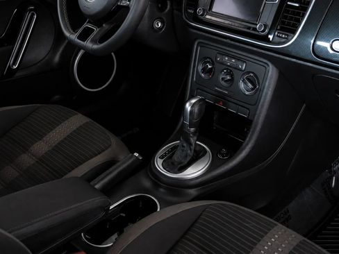 Used 2016 Volkswagen Beetle R-Line SE FWD image 19
