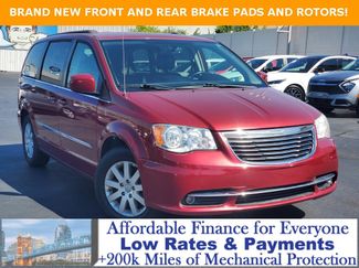 Used 2015 Chrysler Town & Country Touring image 1