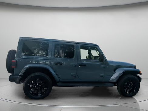 Used 2025 Jeep Wrangler Unlimited Sahara AWD/4WD image 31