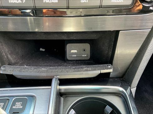 Used 2016 Hyundai Equus Signature RWD image 16
