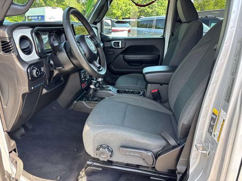 Used 2024 Jeep Wrangler Unlimited AWD/4WD image 10