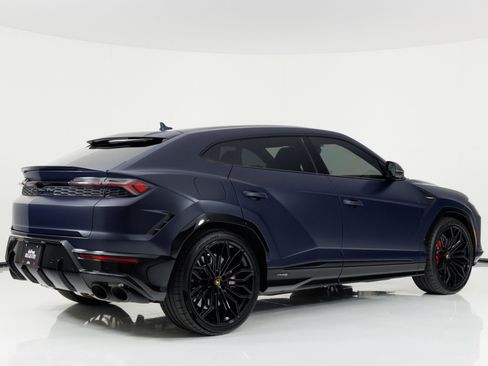 Used 2025 Lamborghini Urus Performante AWD/4WD image 3