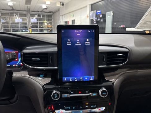 Used 2022 Ford Explorer Platinum w/ Equipment Group 601A image 31