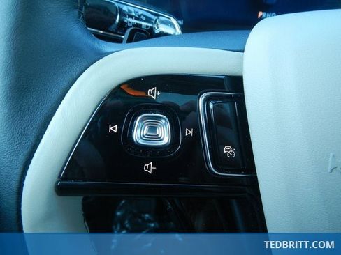 Certified 2025 Lincoln Corsair Reserve image 27