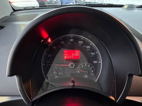 Used 2009 Volkswagen Beetle S image 33