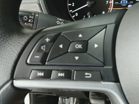 Used 2025 Nissan Altima 2.5 SV FWD image 27