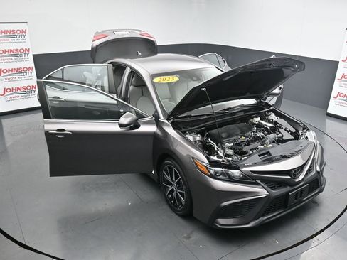 Used 2023 Toyota Camry SE image 36