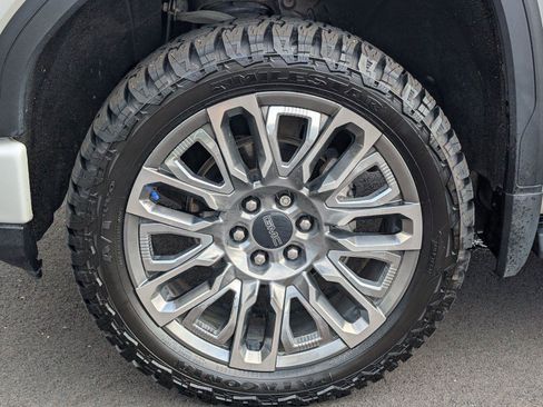 Used 2023 GMC Sierra 1500 Denali Ultimate AWD/4WD image 9
