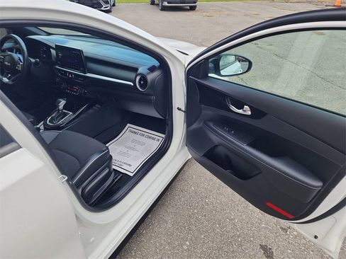 Used 2023 Kia Forte GT-Line image 26