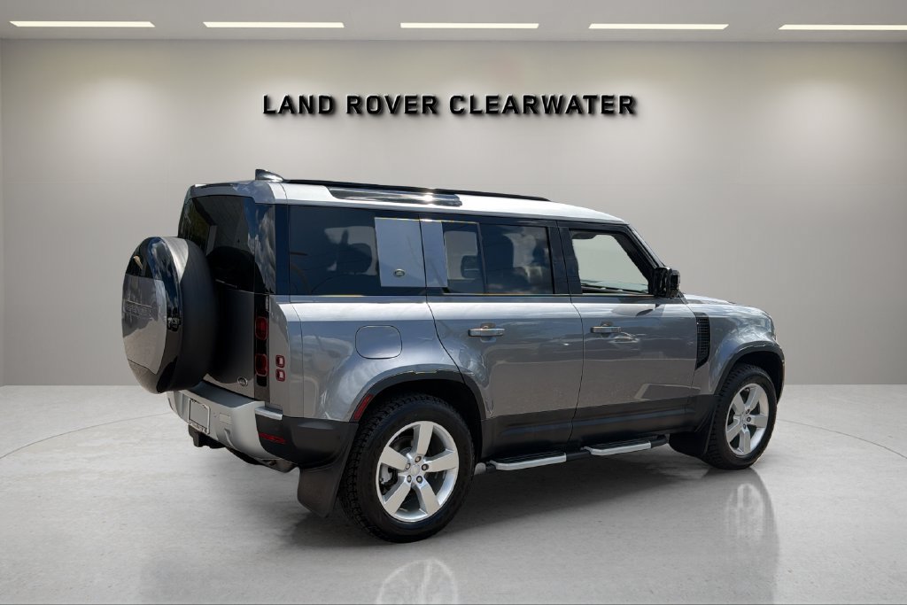 Used 2023 Land Rover Defender 110 S AWD/4WD image 5