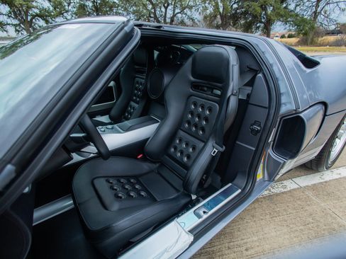Used 2006 Ford GT RWD image 47