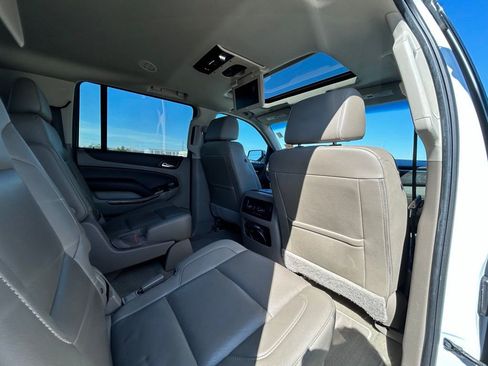 Used 2019 Chevrolet Suburban Premier image 17