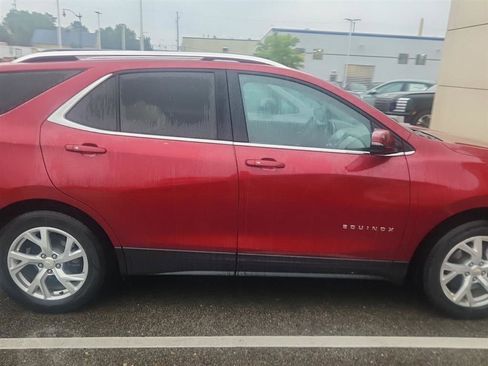 Used 2019 Chevrolet Equinox LT w/ LT True North Edition AWD/4WD image 3