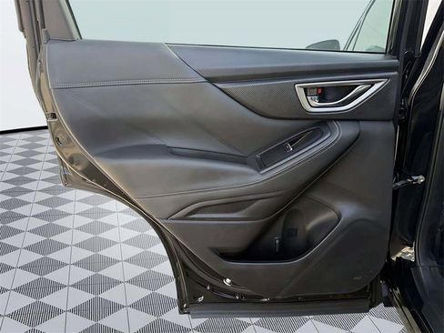 Used 2021 Subaru Forester Limited image 30