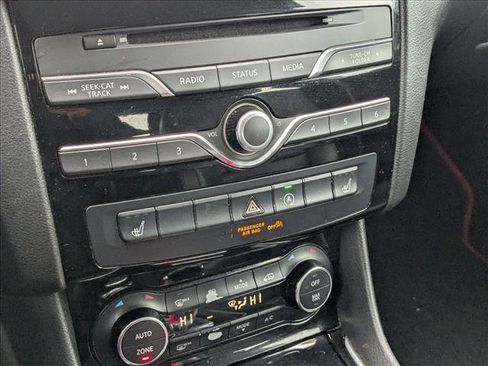 Used 2018 INFINITI QX30 image 14