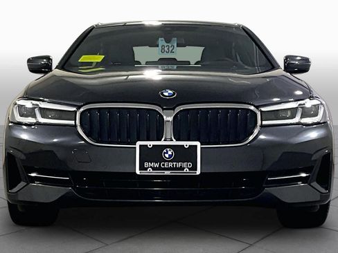 Certified 2023 BMW 530i xDrive w/ Premium Package AWD/4WD image 3