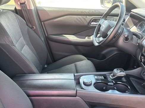 Certified 2025 Nissan Rogue SV AWD/4WD image 30