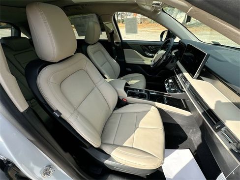 New 2026 Lincoln Corsair Premiere image 27