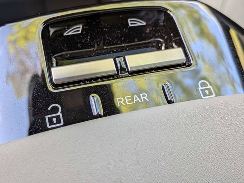 Used 2026 Volvo EX30 Cross Country Ultra w/ Protection Package Premier image 24