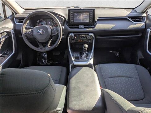 Used 2021 Toyota RAV4 XLE image 17