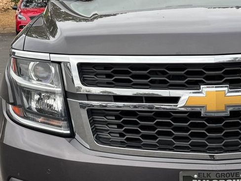 Used 2015 Chevrolet Suburban LT w/ Luxury Package RWD image 48